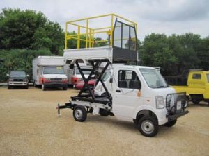 Scissor/Dump with Safety Cage/Manual Load Stabilizers